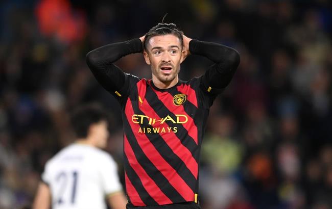 Jack Grealish bị chỉ trích thậm tệ sau pha bỏ lỡ khó tin 